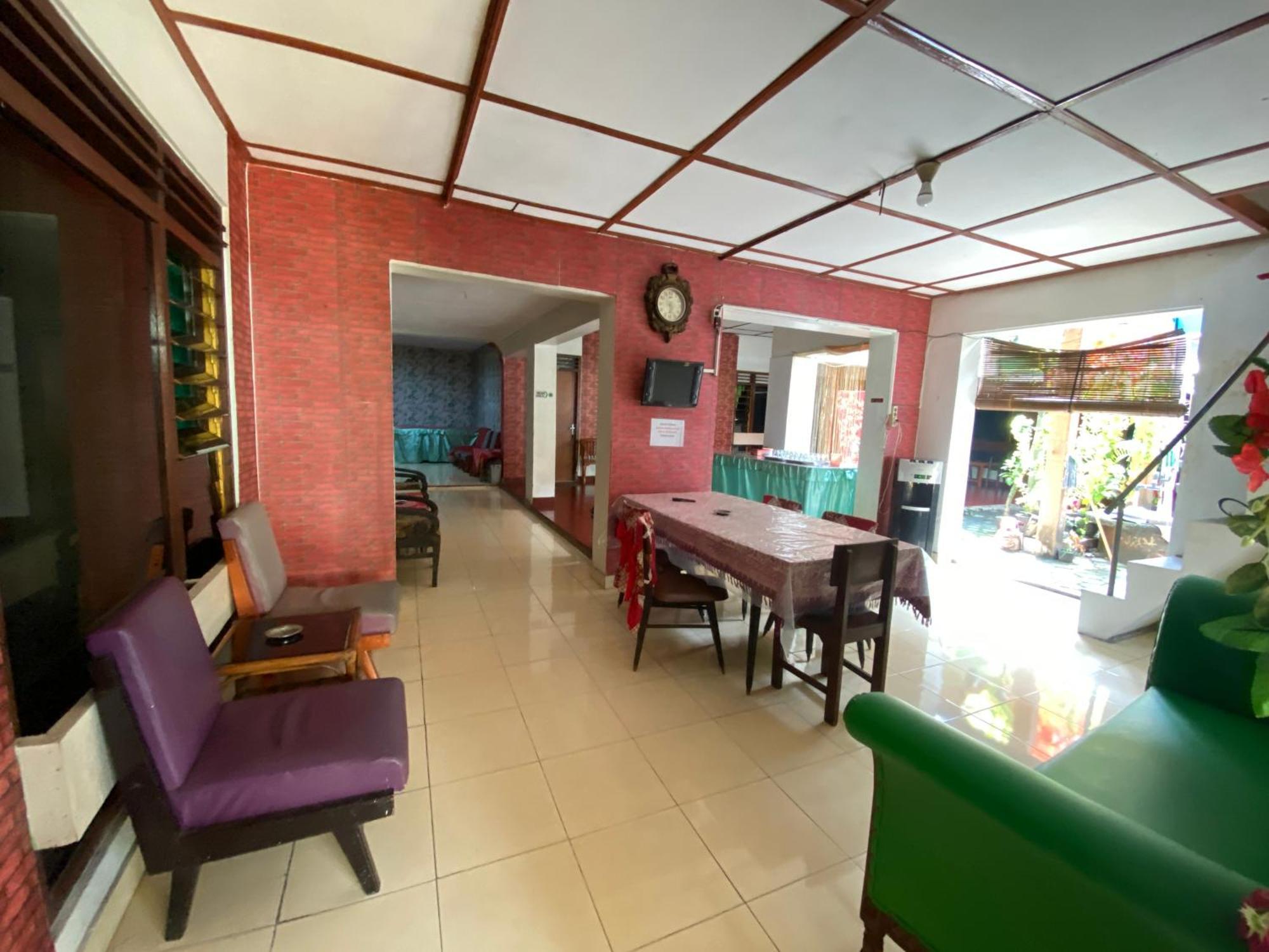 Parikesit Guest House Yogyakarta Bagian luar foto