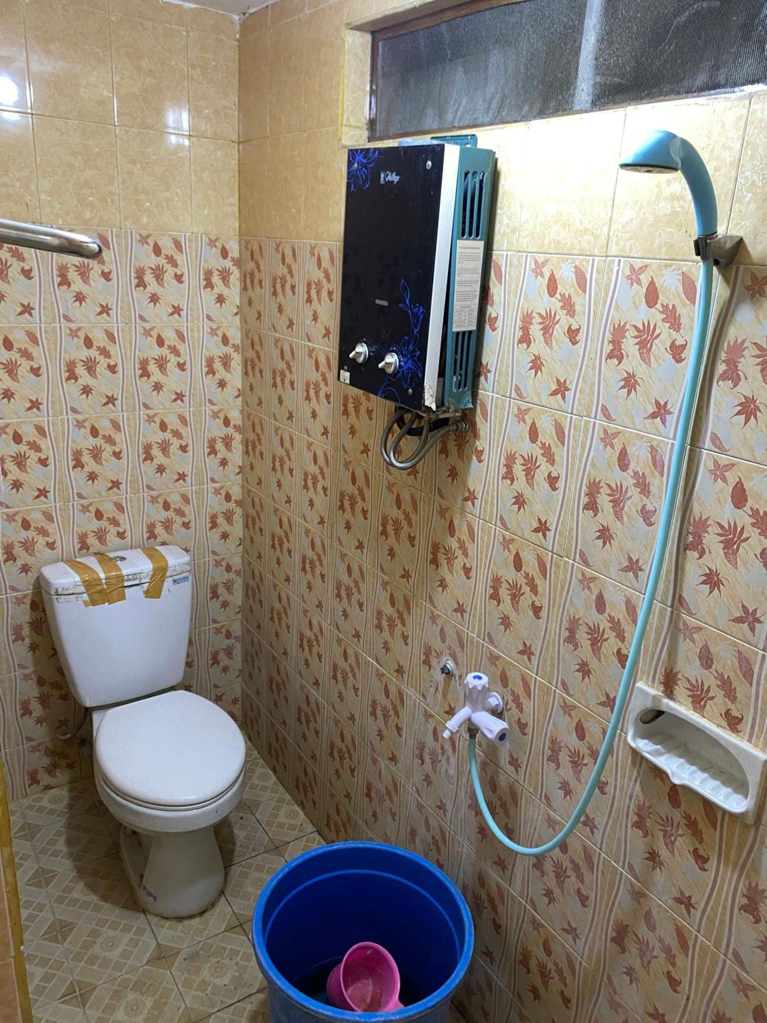 Parikesit Guest House Yogyakarta Bagian luar foto